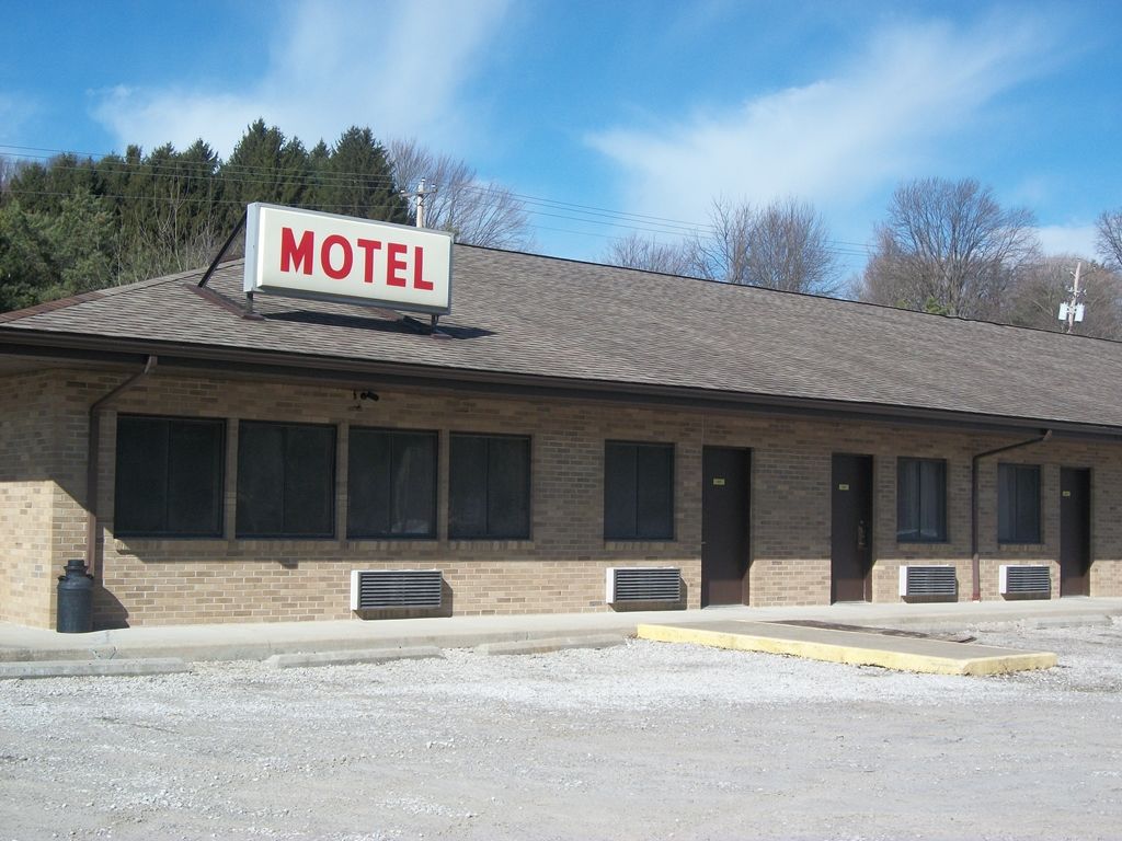 Mohican Little Brown Inn Loudonville Bagian luar foto